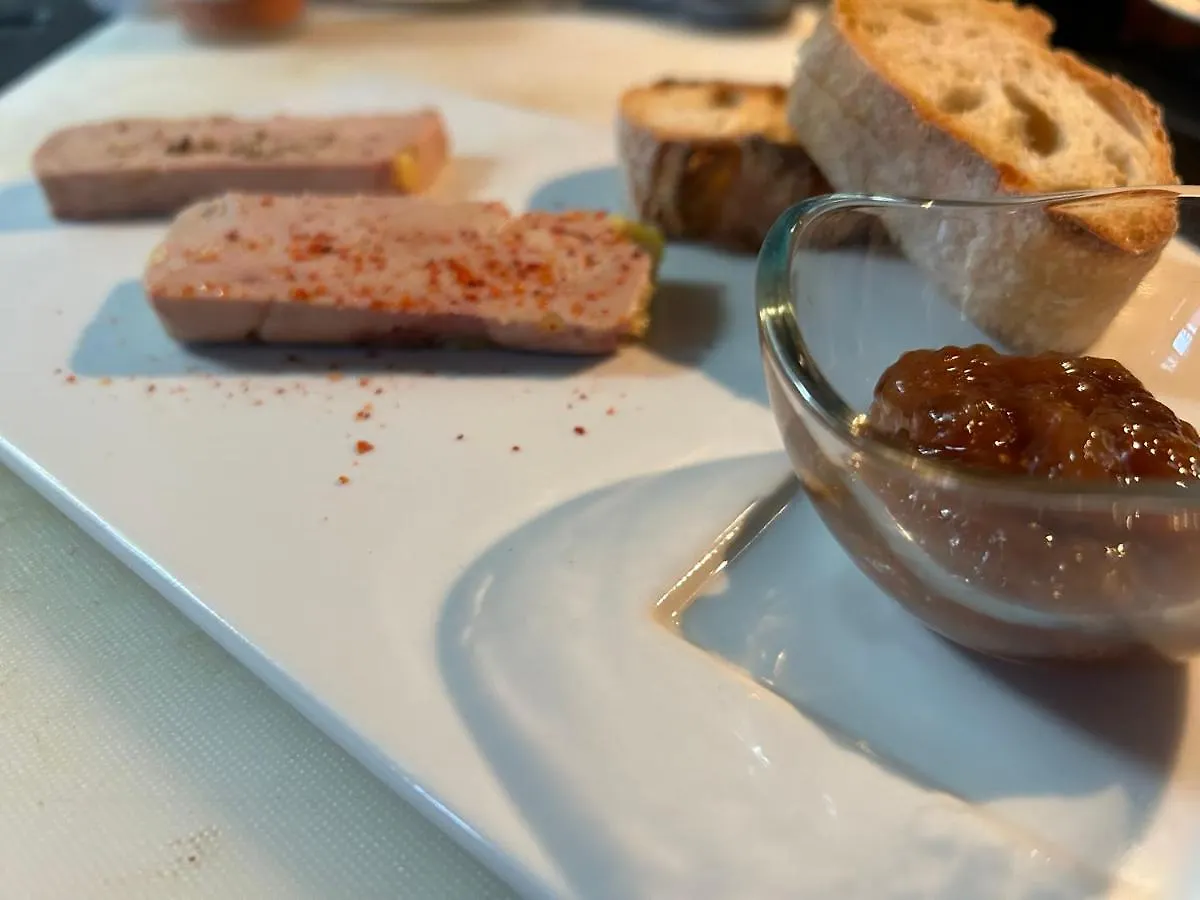 Le Domaine De La Claire Fontaine Gites -Chambres D'Hotes Montvalent Отель типа 