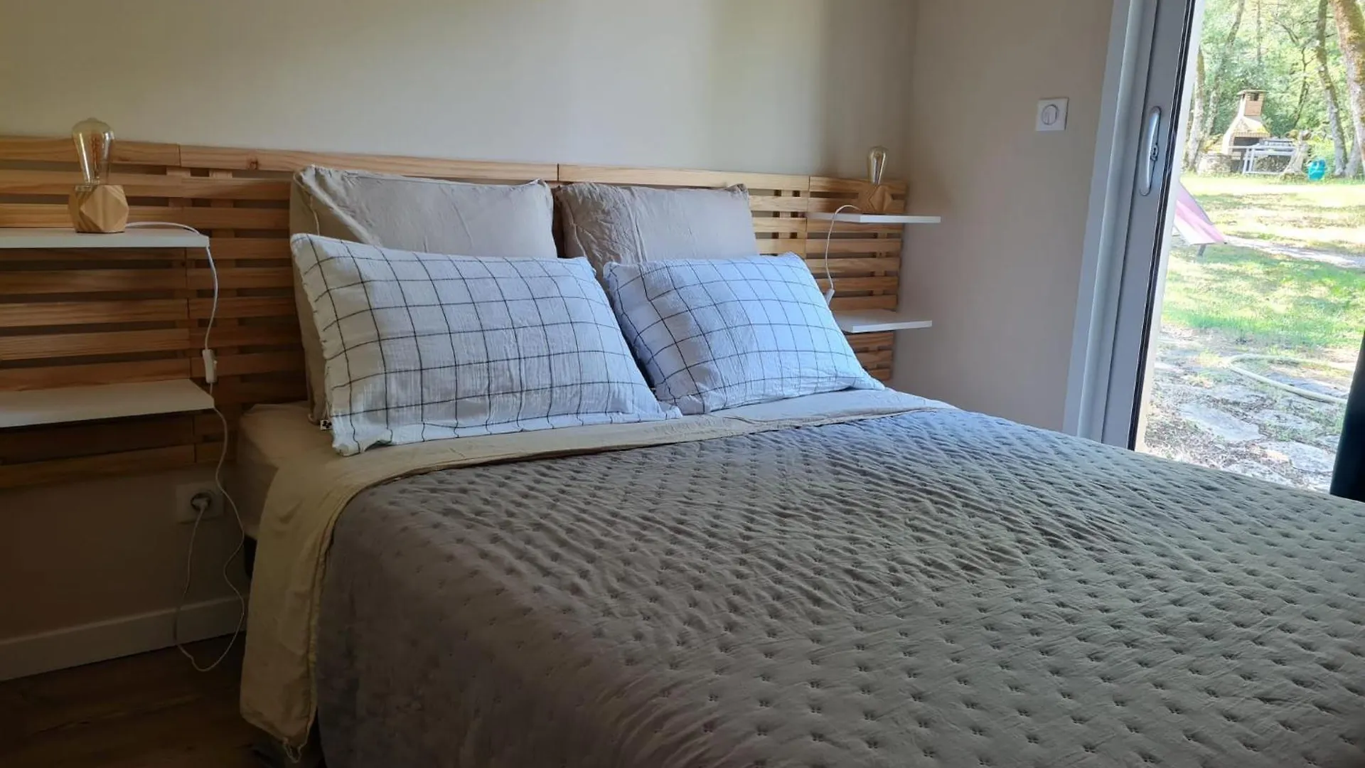 Le Domaine De La Claire Fontaine Gites -Chambres D'Hotes Montvalent 0*,