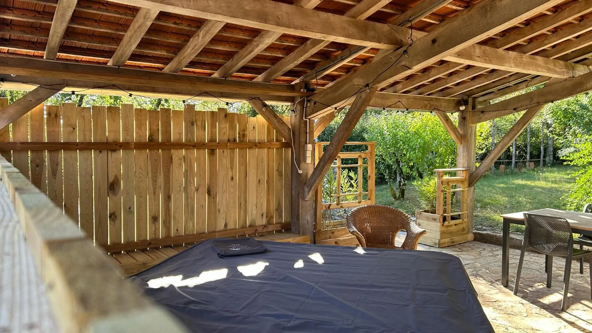 Le Domaine De La Claire Fontaine Gites -Chambres D'Hotes Montvalent 0*,